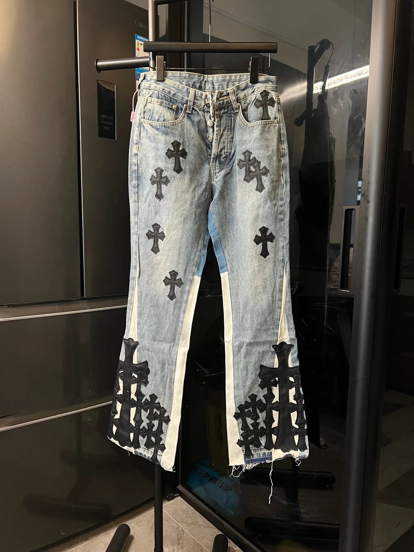 P280 [Next day] Chrome Hearts 25Ss cH Crow stitched cross patch leather heavy duty jeans (blue) Size: 28 30 32 34 36 (corresponding to s-xxl) Detailed sizes can be found in Figure 9